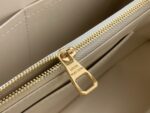 CAPUCINES Medium Handbag M29955, Apricot / Enamel (Macaron Tone) - Image 6