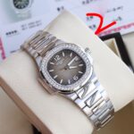 Patek Philippe PP Nautilus 7010 Series, comes with leather strap buckle and watch box - Image 2