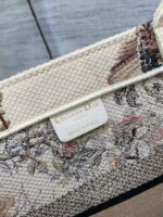 Dior tote Magpie White Limited Collection size: 36 * 18 * 28cm - Image 3