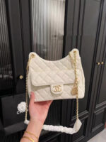 Chanel HOBO bag Oil wax leather white 3690 size: 22*20cm