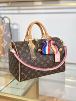 Speedy Soft 30 Crafty Handbag Model No.: M26498