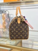 Speedy Soft 30 Crafty Handbag Model No.: M26498 - Image 3