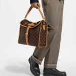 Jet Lag Medium Handbag | M2A655