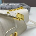 Dior 30 Montaigne Clamshell leather crossbody bag Shoulder bag white 1Y0282 size: 21.5*12*6cm - Image 6