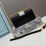 Dior 30 Montaigne Clamshell leather crossbody bag Shoulder bag black1Y0282 size: 21.5*12*6cm - Image 3