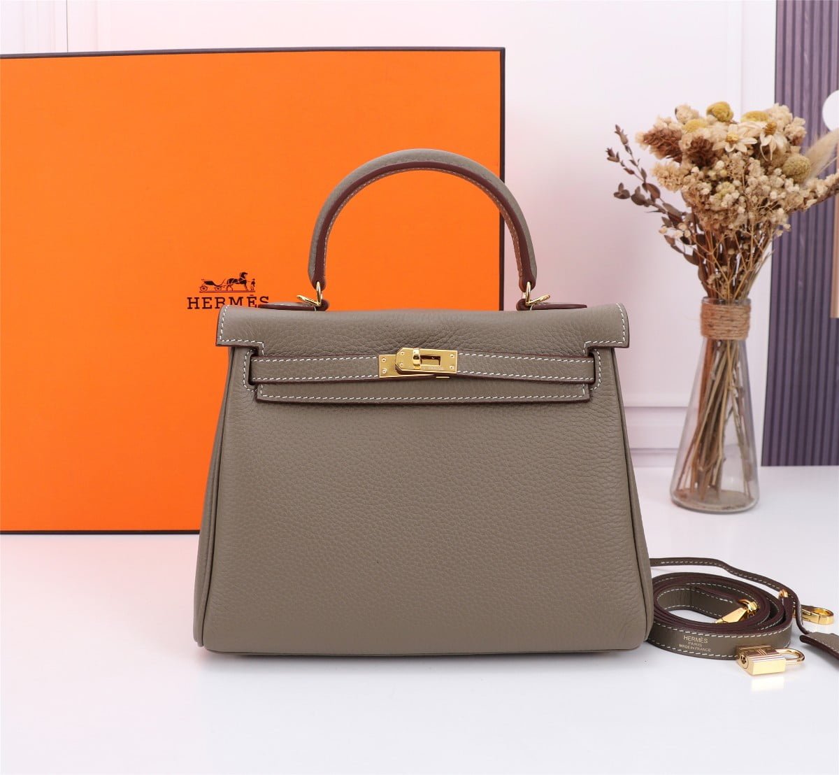 a1670482671801_0821.jpg Hermès Kelly Calf Gold hardware Elephant grey size: 25cm - Image 1