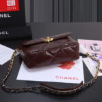 Chanel Wine red oil wax skin Chain crossbody bag Size：26cm - Image 4