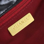 Chanel black oil wax leather Chain crossbody bag Size：26cm - Image 8