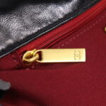 Chanel black oil wax leather Chain crossbody bag Size：26cm - Image 9