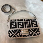 FENDI 2023 latest BAGUETTE bag with Leather strap F2029 Size:26-5-15CM - Image 5