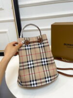 Burberry Bucket bag size: 26*8cm - Image 4