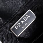 Prada hobo cleo Patent leather 611 black size:22*13cm - Image 5