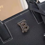 Burberry tote calfskin bag 8376 black size: 27 * 11 * 20 cm - Image 2