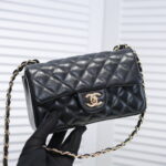 Chanel Lamb skin chain crossbody bag with gold hardware 1116 SIZE: 20*14*7cm/25.5*16*6.5cm/30*18*8cm - Image 4