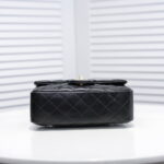 Chanel Lamb skin chain crossbody bag with gold hardware 1116 SIZE: 20*14*7cm/25.5*16*6.5cm/30*18*8cm - Image 3