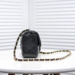 Chanel Lamb skin chain crossbody bag with gold hardware 1116 SIZE: 20*14*7cm/25.5*16*6.5cm/30*18*8cm - Image 7