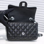 Chanel Lamb skin chain crossbody bag with sliver hardware 1116 SIZE: 20*14*7cm/25.5*16*6.5cm/30*18*8cm - Image 2