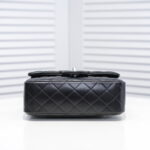 Chanel Lamb skin chain crossbody bag with sliver hardware 1116 SIZE: 20*14*7cm/25.5*16*6.5cm/30*18*8cm - Image 7