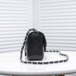 Chanel Lamb skin chain crossbody bag with sliver hardware 1116 SIZE: 20*14*7cm/25.5*16*6.5cm/30*18*8cm - Image 9
