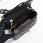 Chanel Cowhide with caviar with gold hardware 1116 size: 20*14*7cm - Image 7
