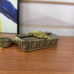 FENDI Fendace La Medusa Mini baguette bag Size: 20*13*5CM - Image 3