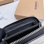 Burberry Logo-printed leather zipper money clip wallet size: 11 * 8.5cm - Image 5