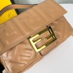 FENDI BAGUETTE Mini Chain Strap Earthy yellow Handbag Size: 4*18*11cm - Image 3