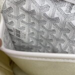 Goyard goyardalpin mini backpack white Size: 8.5*18.5*21.5cm - Image 3