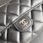 Chanel chain crossbody bag Cowhide with diamond lattice sliver hardware black A50076 size: 18*10.5*3.5cm - Image 8