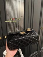 Chanel HOBO bag Oil wax leather 3690 size: 22*20cm - Image 3