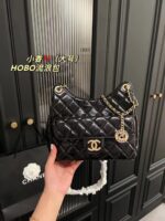 Chanel HOBO bag Oil wax leather 3690 size: 22*20cm