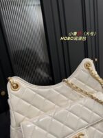 Chanel HOBO bag Oil wax leather white 3690 size: 22*20cm - Image 6