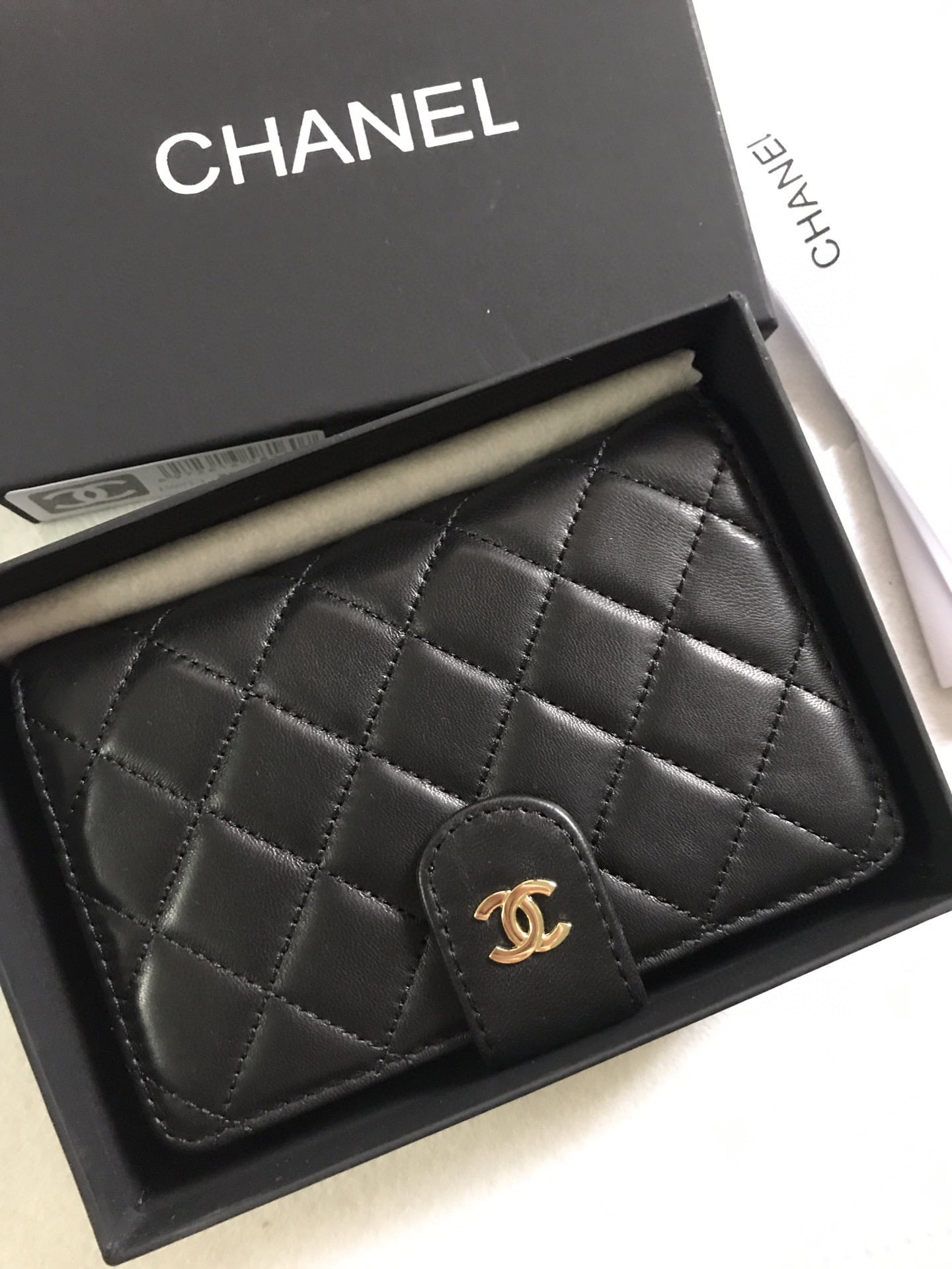i1683715984_6100_0.jpg Chanel sheepskin wallet with gold and sliver hardware 50073 size: 15*10cm - Image 1