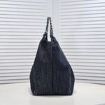 Chanel Denim shopping bag with a small wallet - Image 3