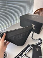 Prada Triangle bag 23899 size: 28*14cm
