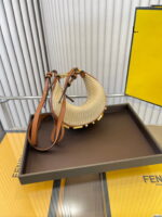 FENDI mini Straw half moon bag Pink Size: 18*9cm - Image 2