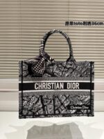 Dior Book tote INLIGHTS Printing shopping bags size: 42cm/ 36cm - Image 8