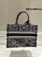 Dior Book tote INLIGHTS Printing shopping bags size: 42cm/ 36cm - Image 4