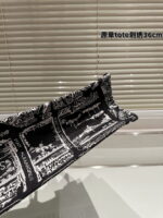 Dior Book tote INLIGHTS Printing shopping bags size: 42cm/ 36cm - Image 2