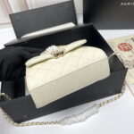 Chanel dark horse Kelly lychee colored cowhide long handle bag - Image 3