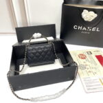 Chanel dark horse Kelly lychee colored cowhide long handle bag - Image 4