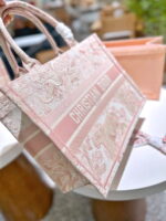 Dior presbyopia embroidery tote pink size mini: 20cm S: 26cm M: 35cm L: 41cm - Image 6