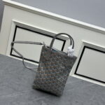Goyard mini Earl handbag size: 20* 19* 10cm - Image 2