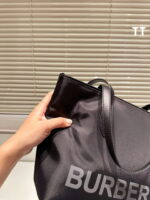 Burberry nylon tote bag size: 29*24cm - Image 5