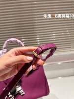Hermès Birkin Togo Calf Gold Hardware Actino violet size: 30/ 25 - Image 5