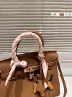 Hermès Birkin Togo Calf Gold Hardware chestnut size: 30/ 25 - Image 2