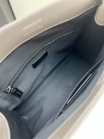 YSL NIKI Wrinkled retro oil wax skin Shoulder and backbody tote bag grey 577999 size: 33*27*11.5 cm - Image 4