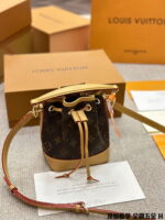 Louis Vuitton / LV mini Bucket bag Size: 13* 16* 10cm - Image 4