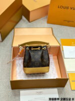 Louis Vuitton / LV mini Bucket bag Size: 13* 16* 10cm - Image 8