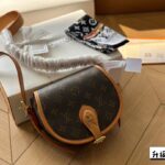 Louis Vuitton / LV Tambourin Saddle bag M44860 size: 18*16cm